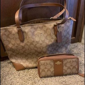 Coach Purse & Wallet Set